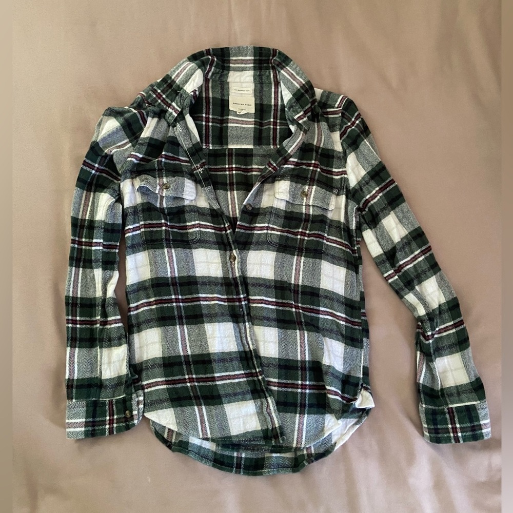 AMERICAN EAGLE WOMENS PLAID BUTTON DOWN